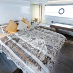 aeon 55 yacht rental dubai (18)