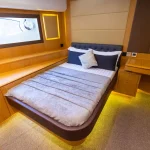 capri 100 yacht rental dubai 4