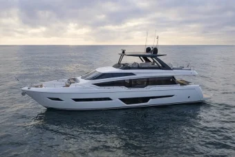 eternal 85 yacht rental dubai (2)