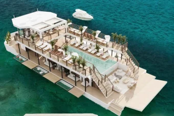 FLOATING BEACH CLUB