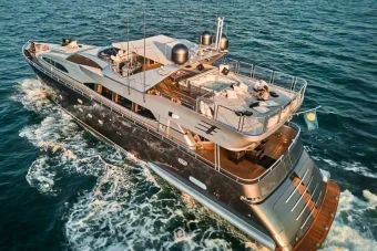 mystique 120 yacht rental dubai (51)
